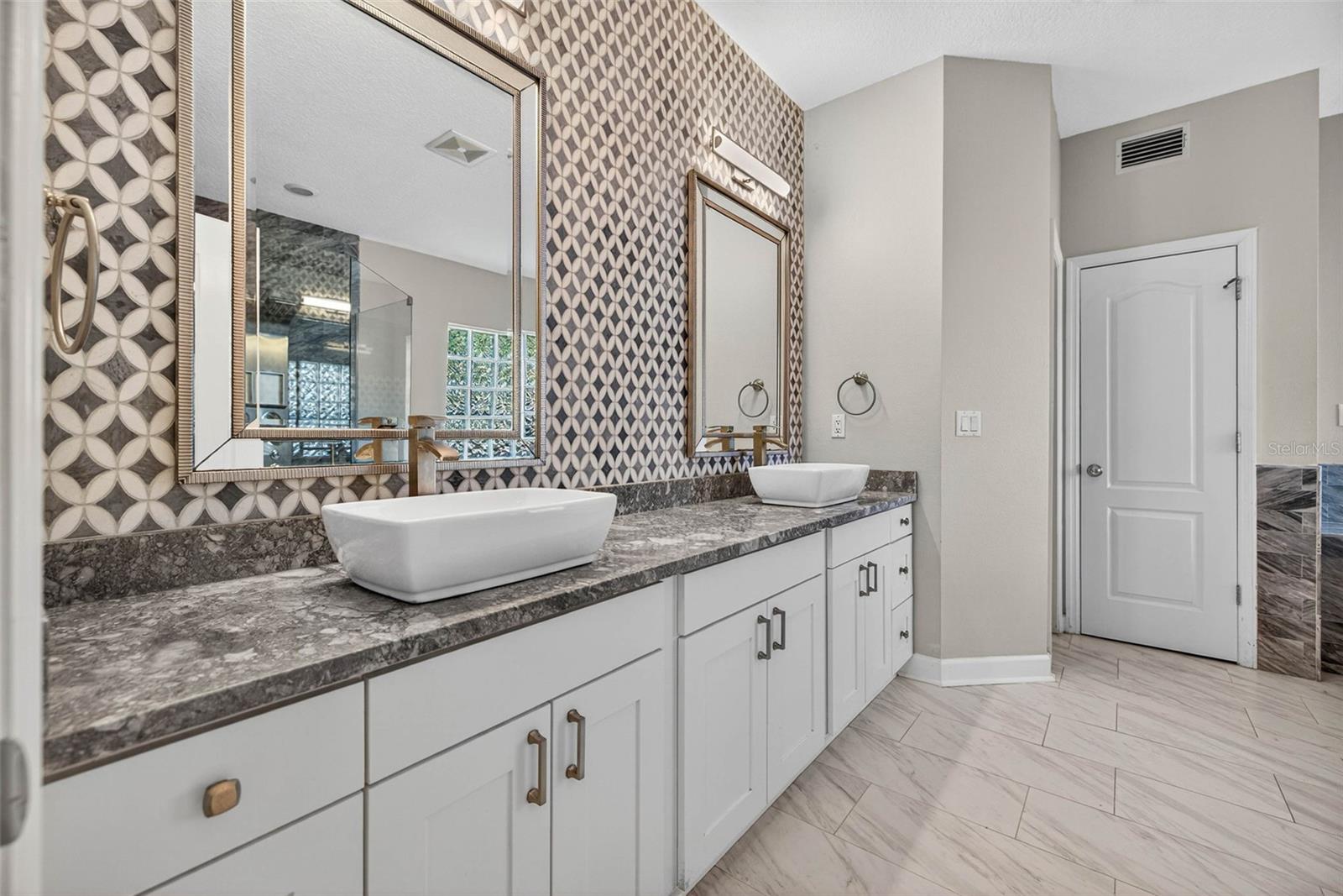 Downstairs Primary Ensuite