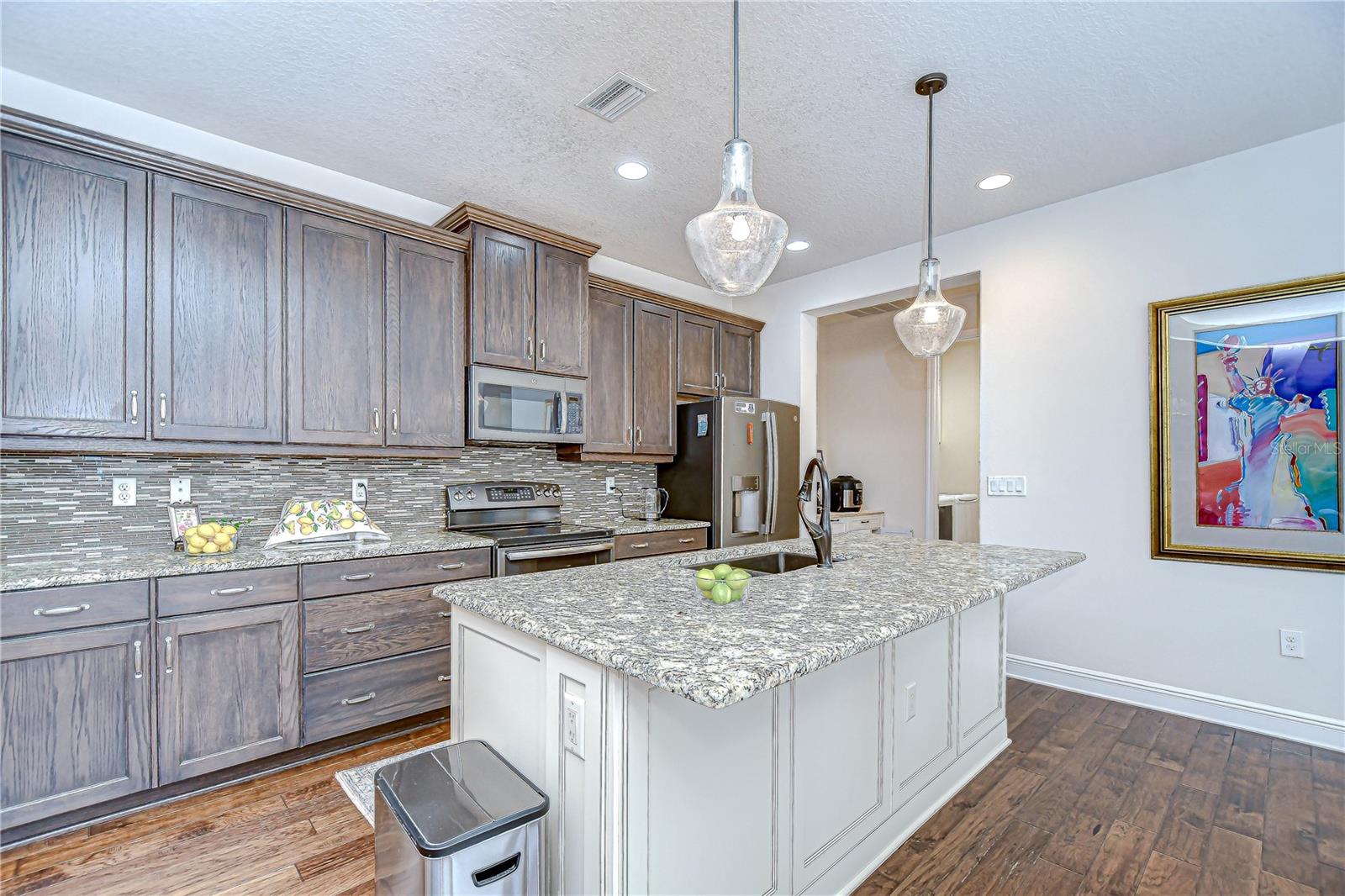 Beautifully appointed Kitchen