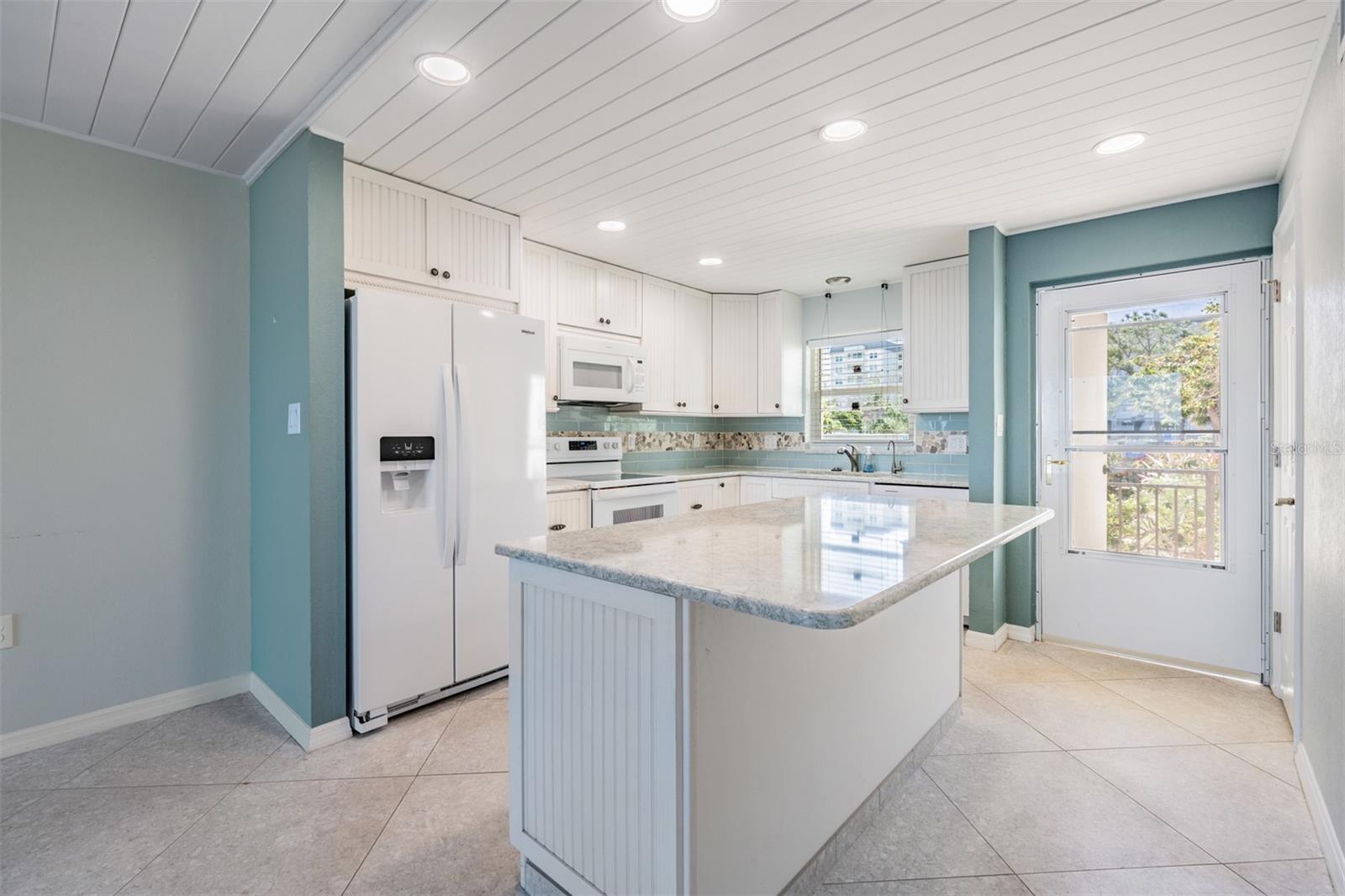 Kitchen Island with Breakfast Bar