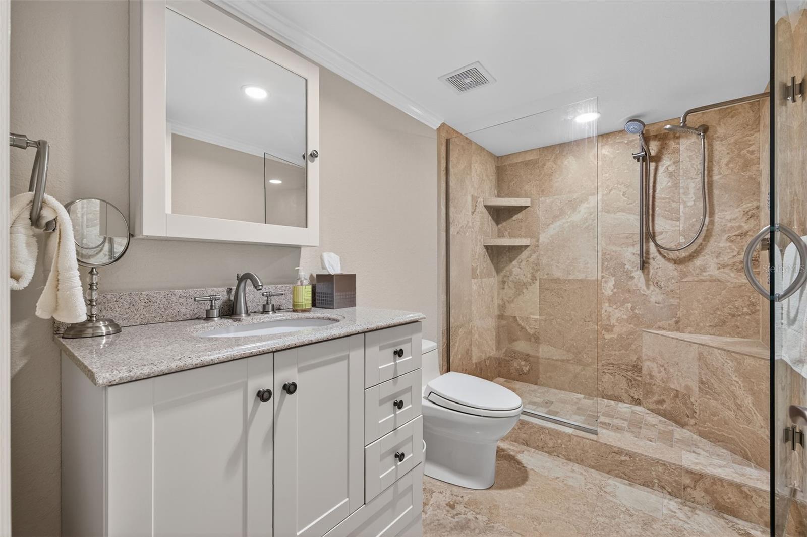 Bedroom/Bonus Bathroom