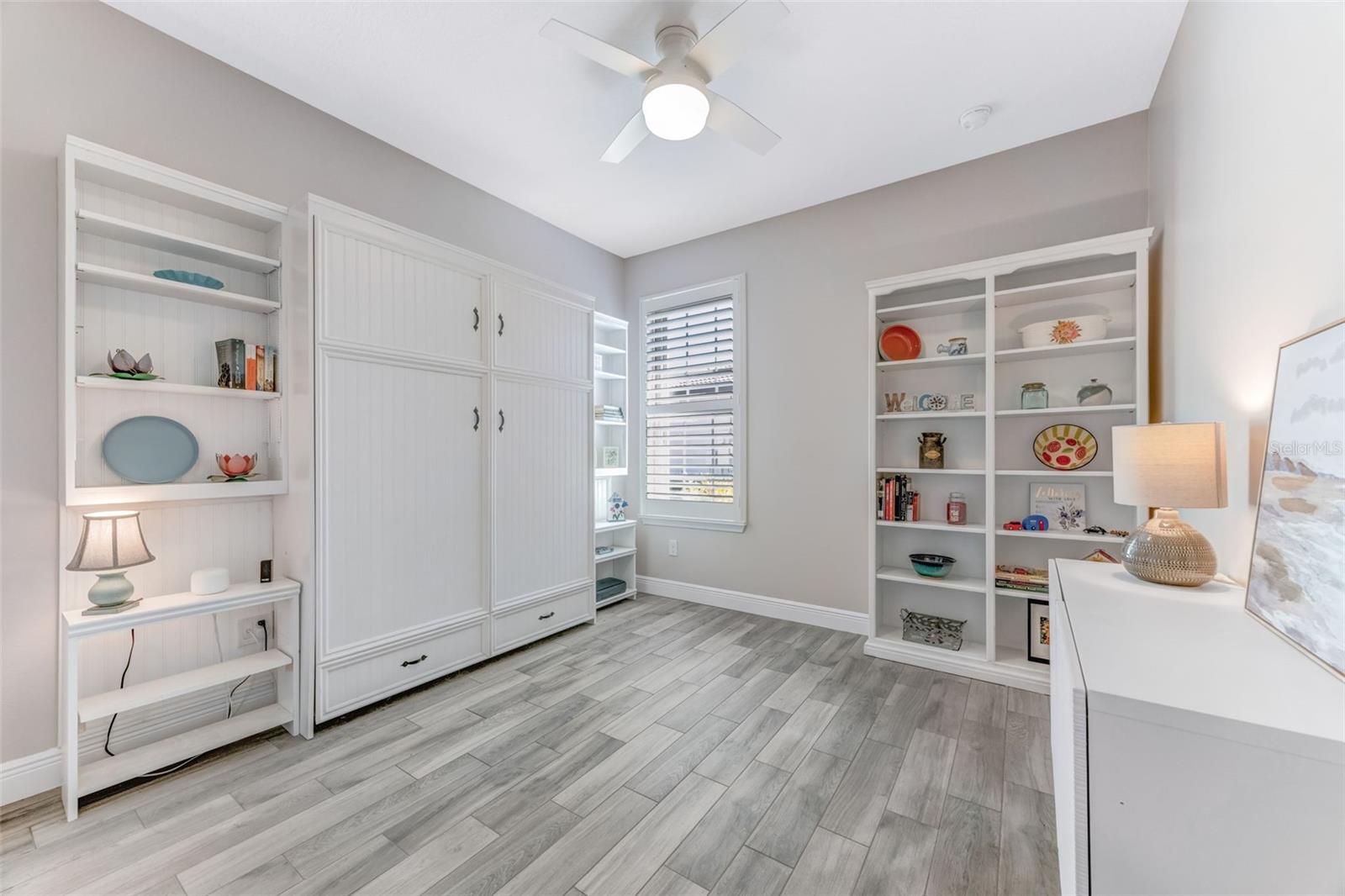 Guest Bedroom (Murphy Bed)