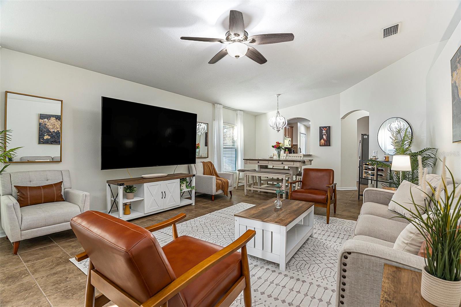 Living/Dining combo is perfect for entertainig!