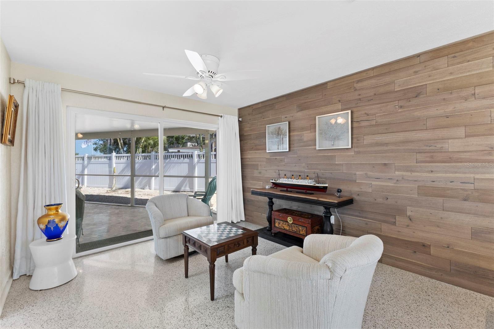 Living room area can also be a secondary dining area