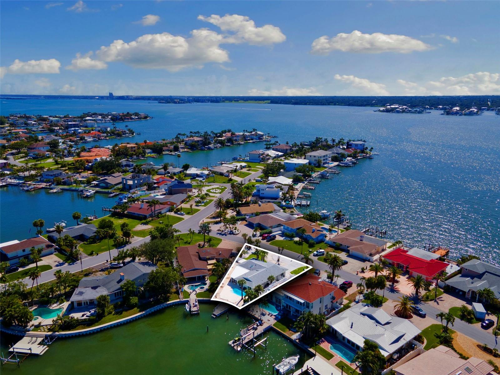 Aerial View of Property and Location