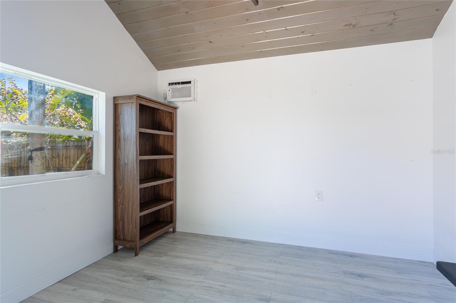 Detached air conditioned shed... endless possibilities!