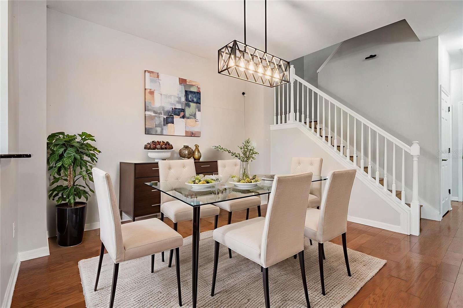 This photo has been Virtually Staged.