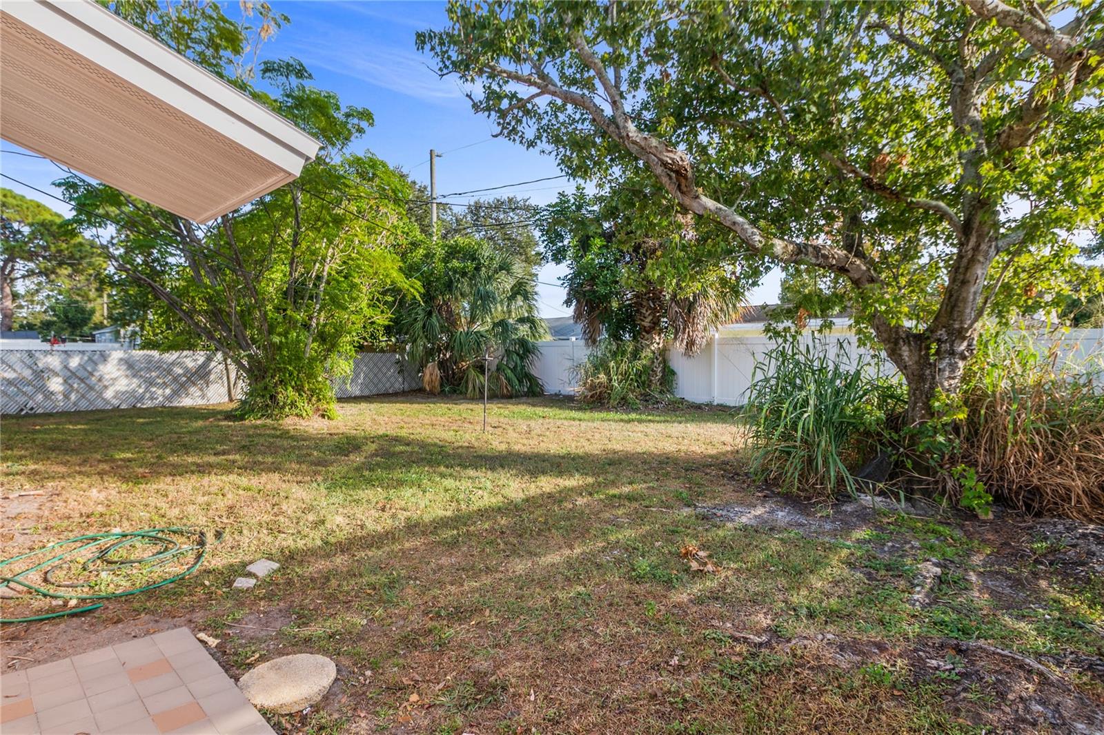 Fenced rear yard
