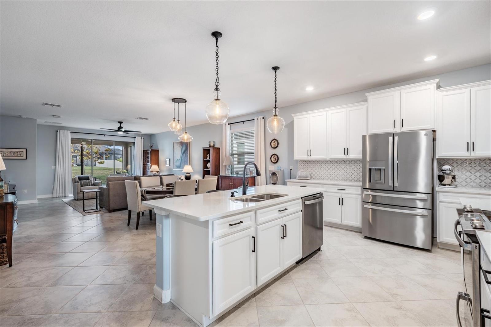 Quartz countertops & Stainless appliances