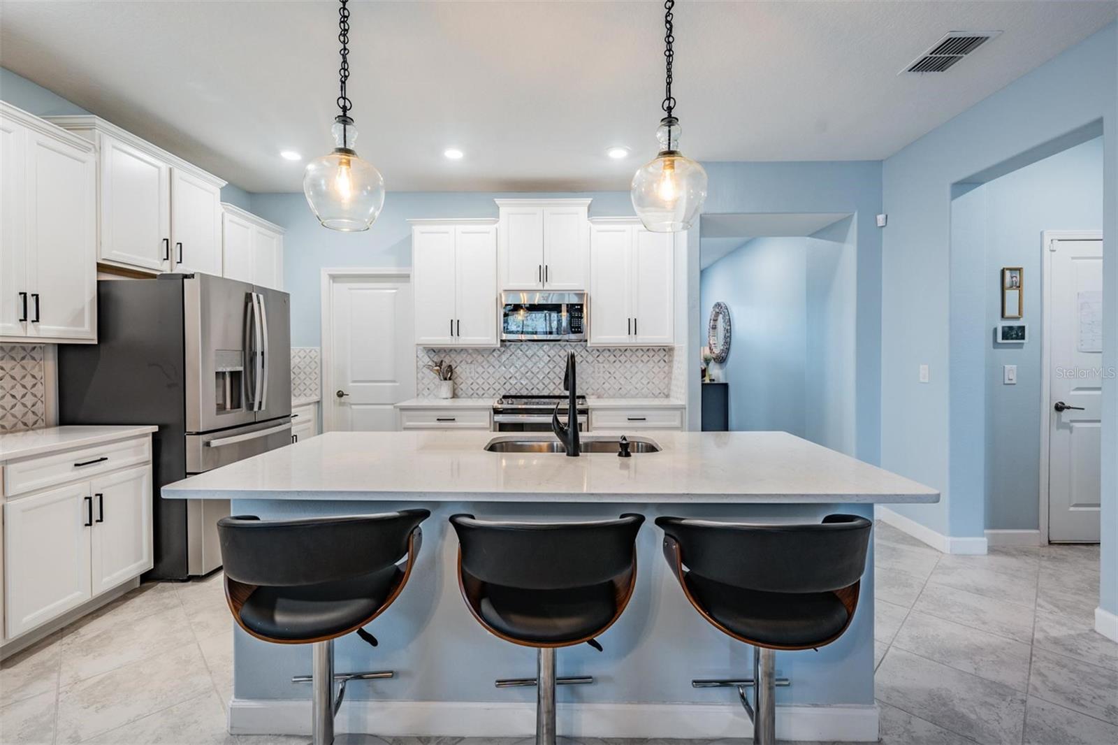 Large Island for gatherings