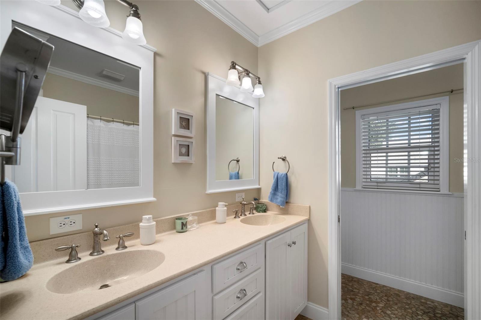 2nd floor bath to service the two upstairs bedrooms, pocket door for privacy and tub/shower combo.