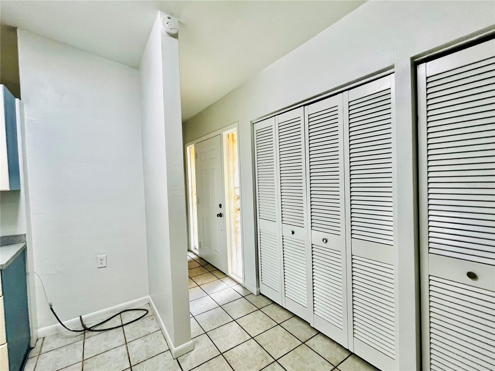 KITCHEN CLOSET PANTRY