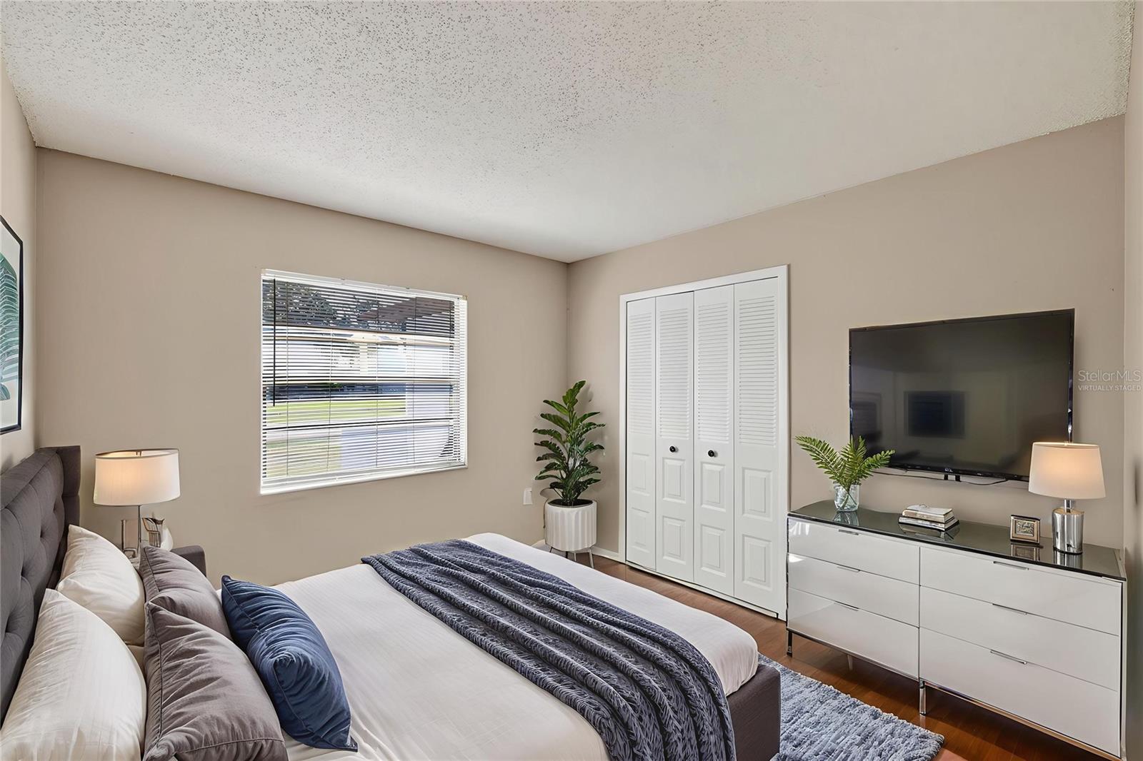 This photo has been Virtually Staged.