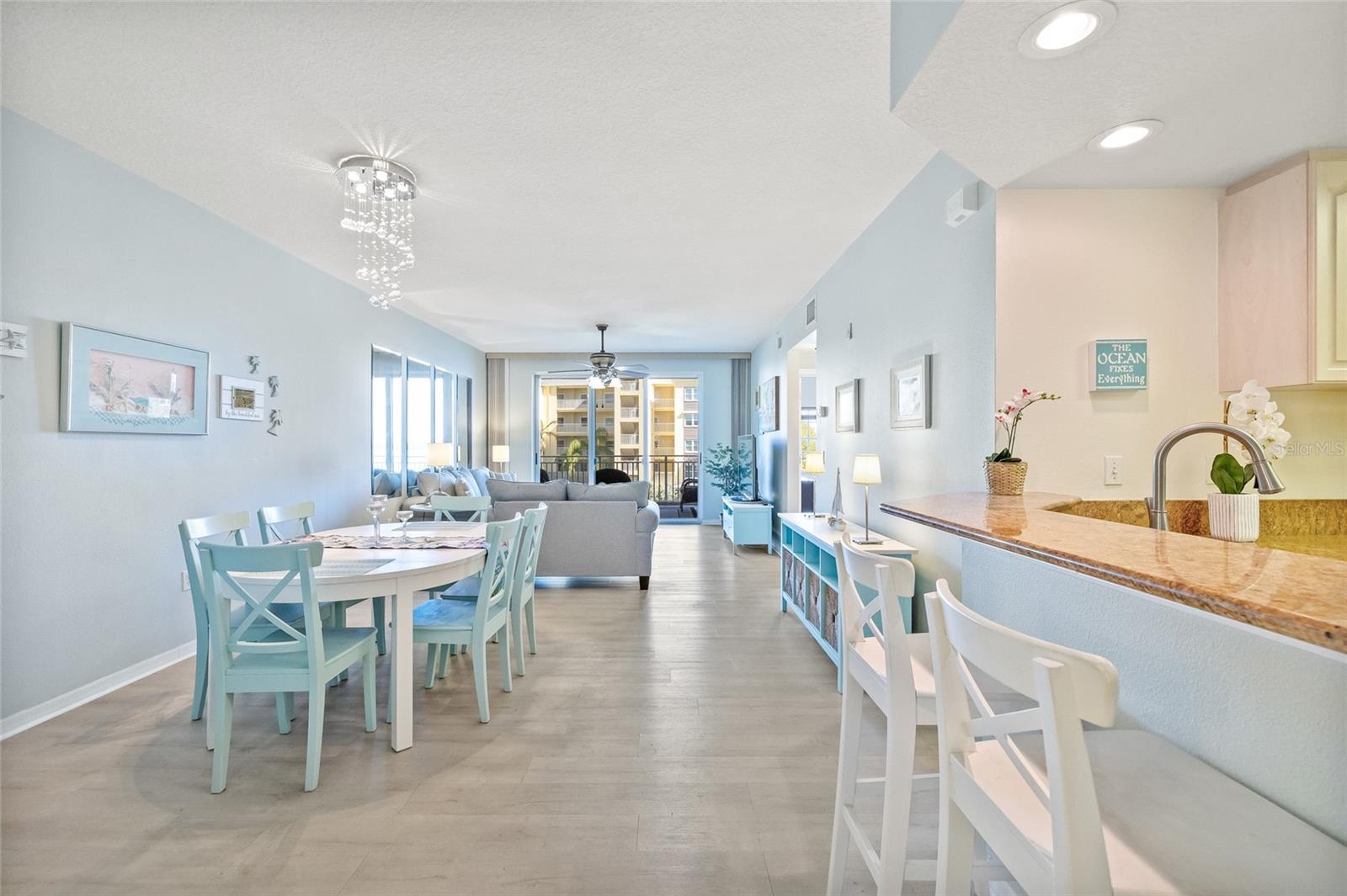 Entrance provides lots of brightness and sunlight.