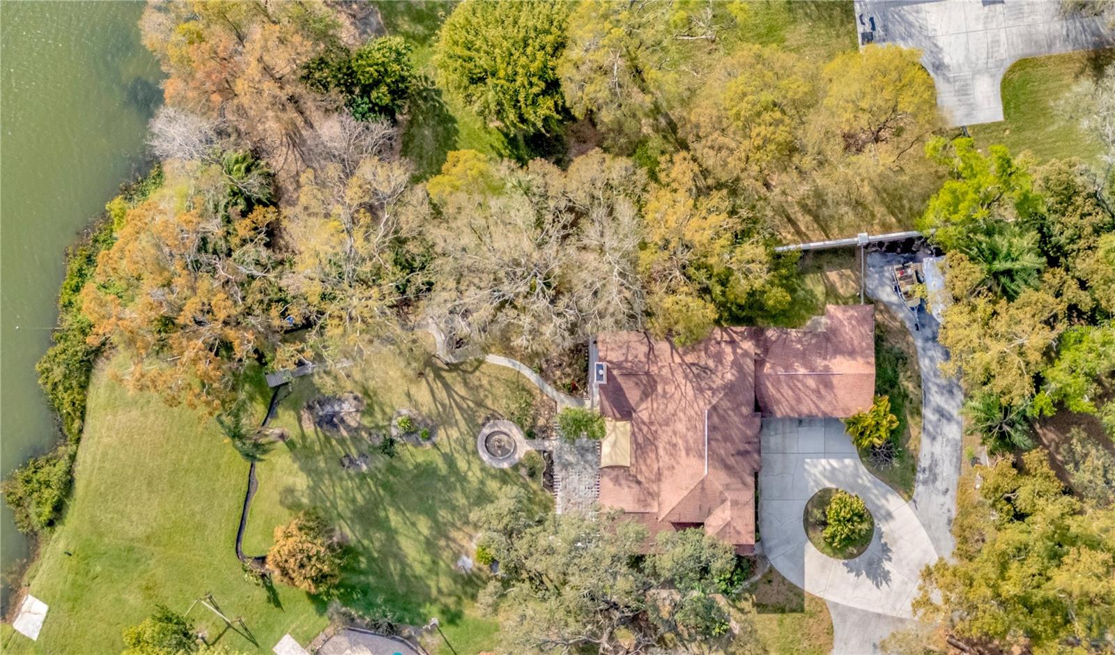 The home sits a very long way from the lake which provides excellent views and protection from flooding.