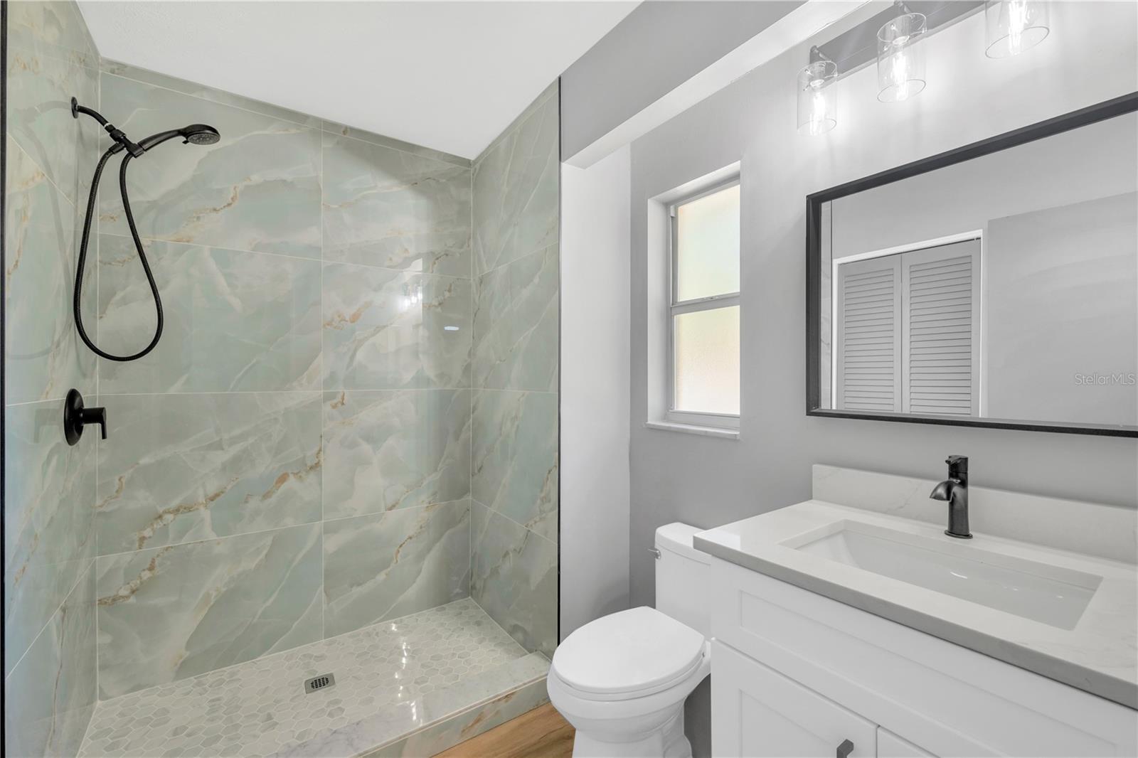 Primary bedroom bathroom