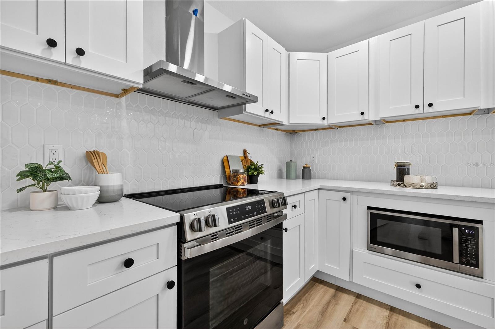 Flat Top Stove, Stove Vent, Built In Microwave,