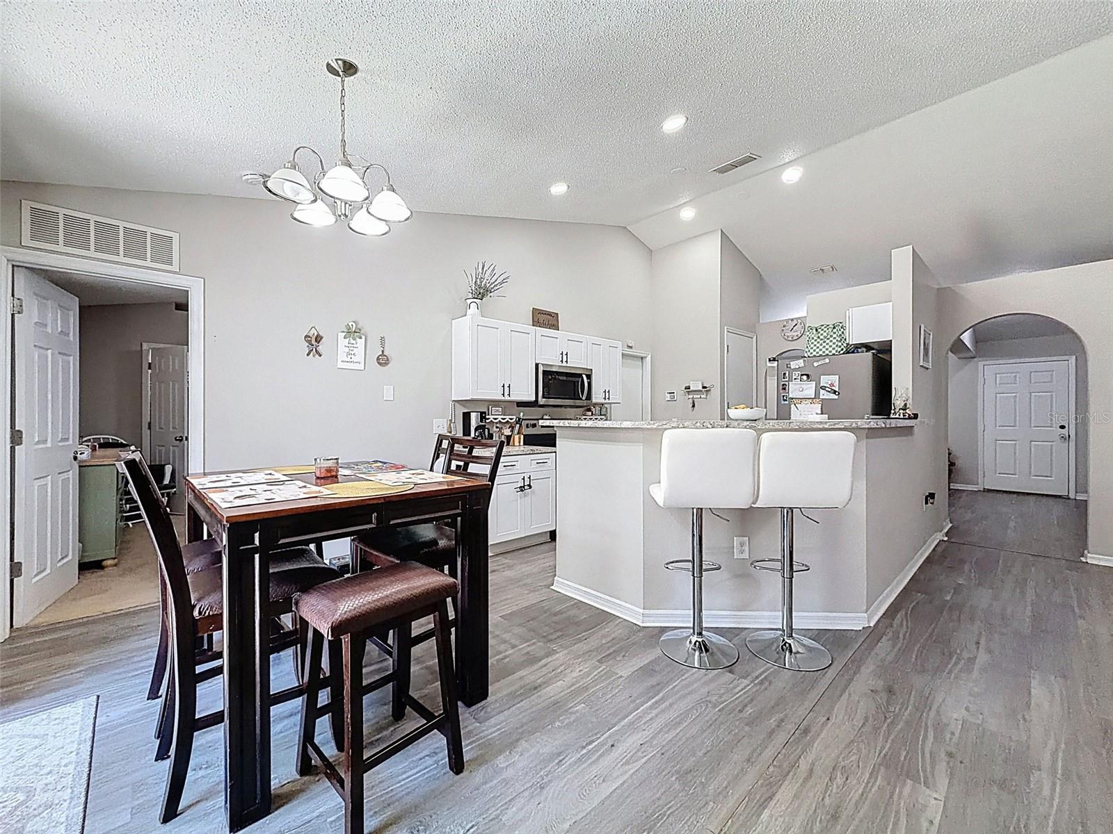 eat in Kitchen/dining view