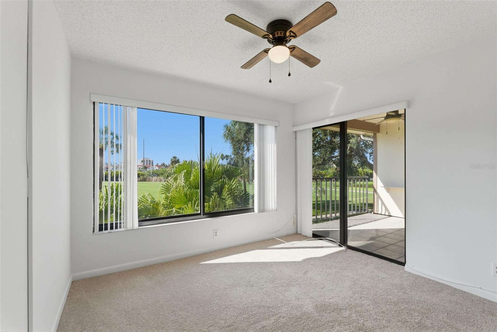 Bedroom with access to balcony