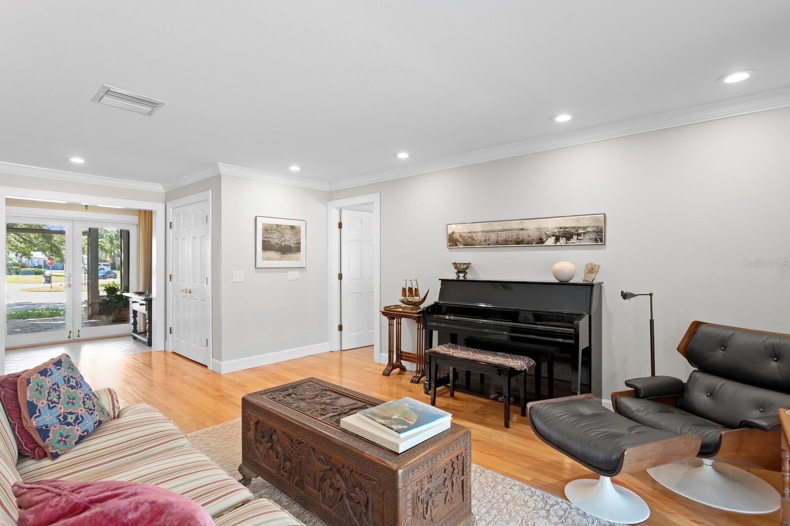 Spacious Living room