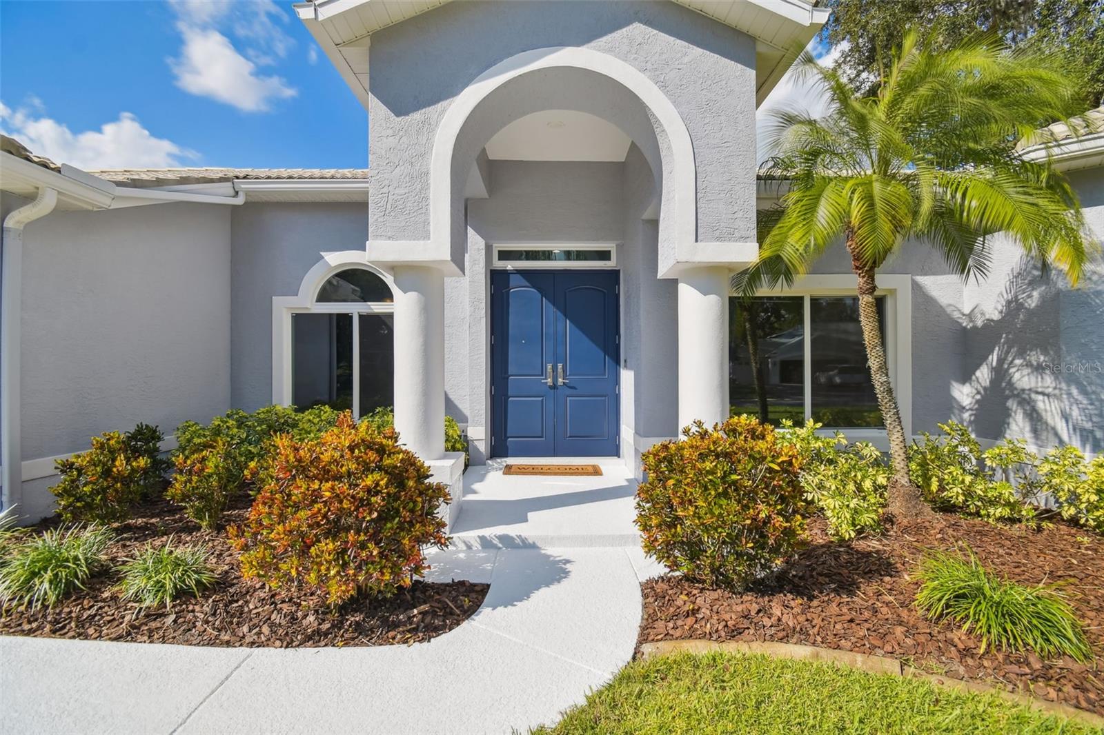 Inviting front entry