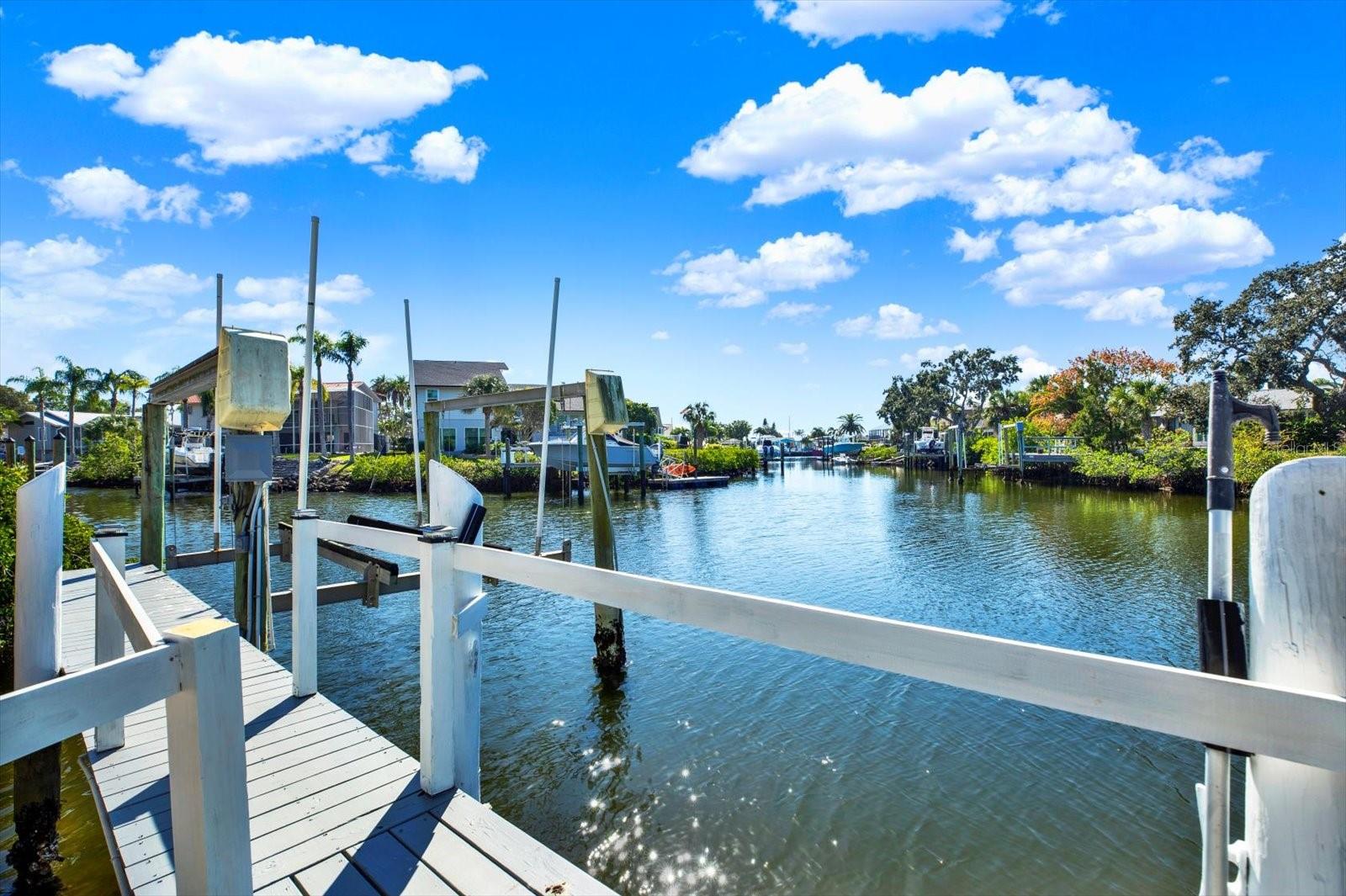 Lift with water & electric.   Sunset views delight