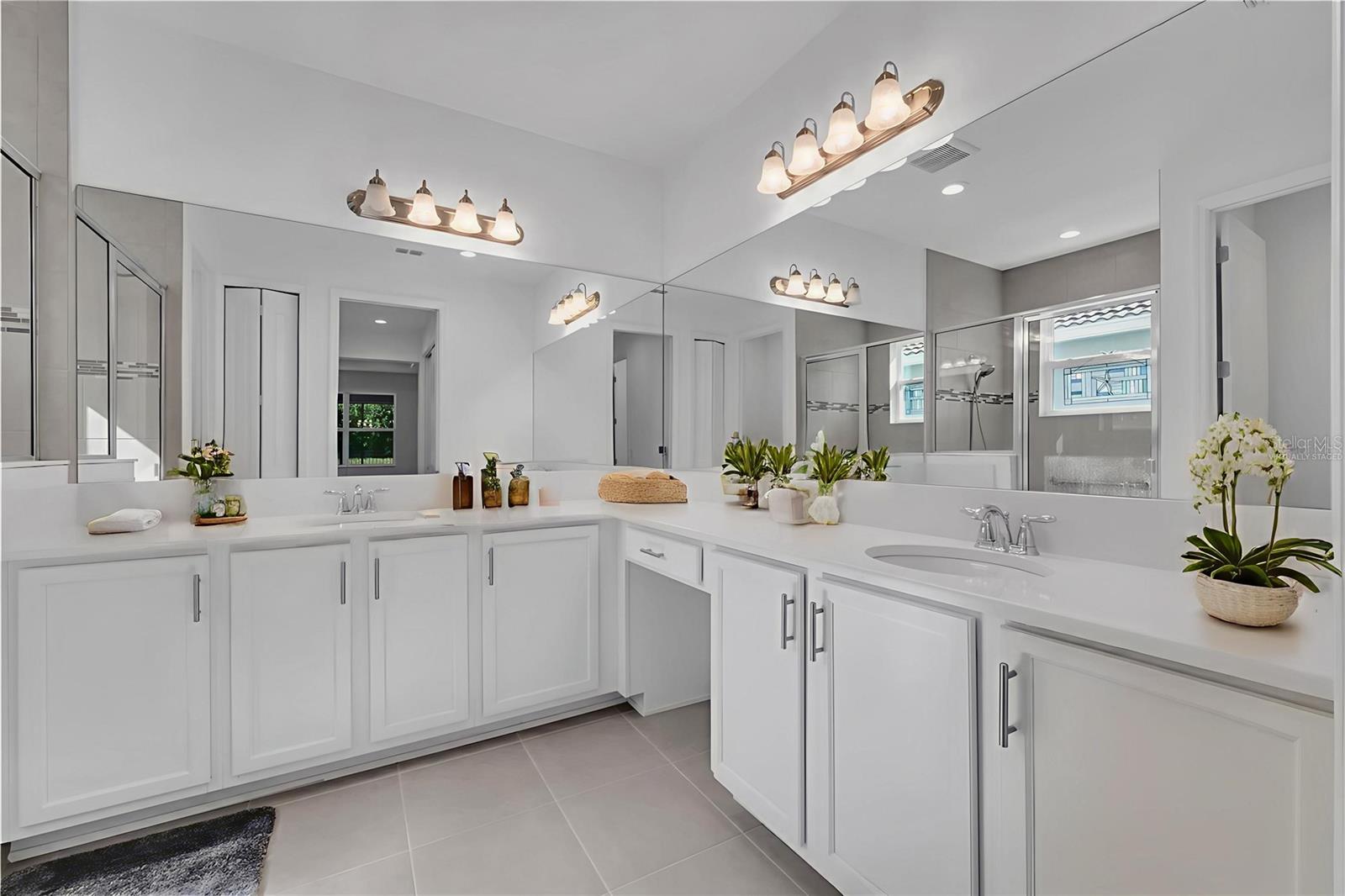 This photo has been virtually staged.