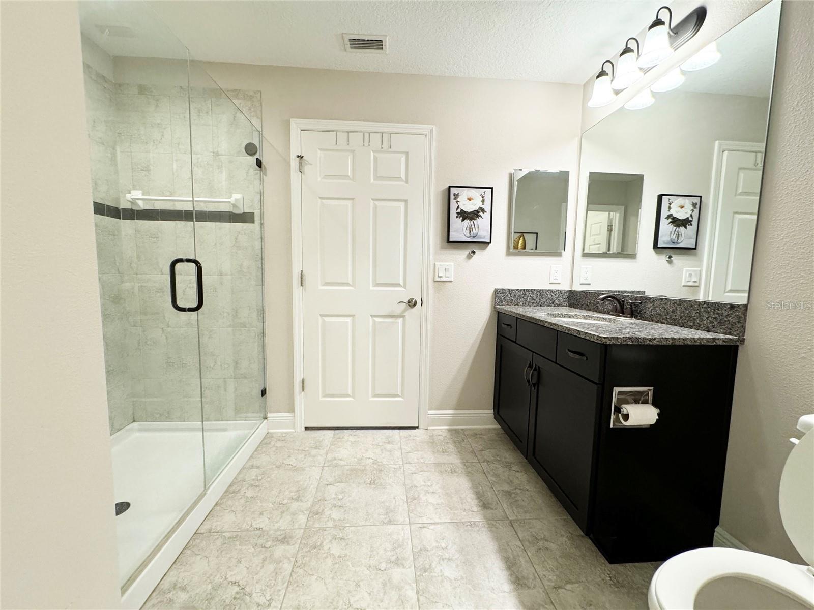Master Bathroom_2