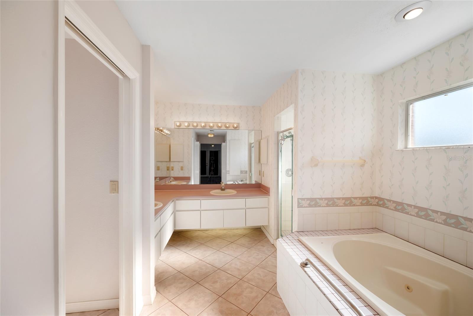 Primary bath with jetted tub