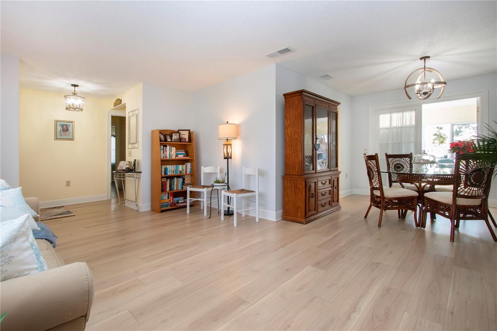 Living Room/Dining Room