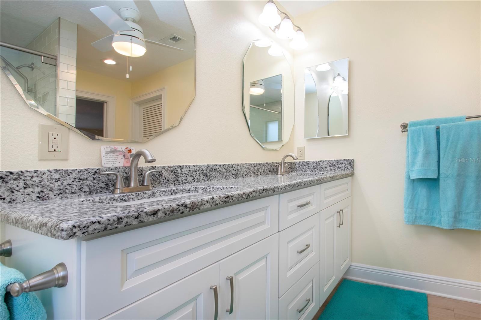 Primary En-Suite Bath