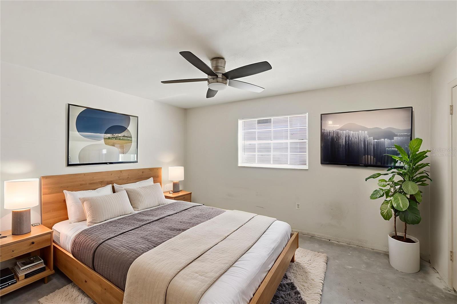 This photo has been Virtually Staged.