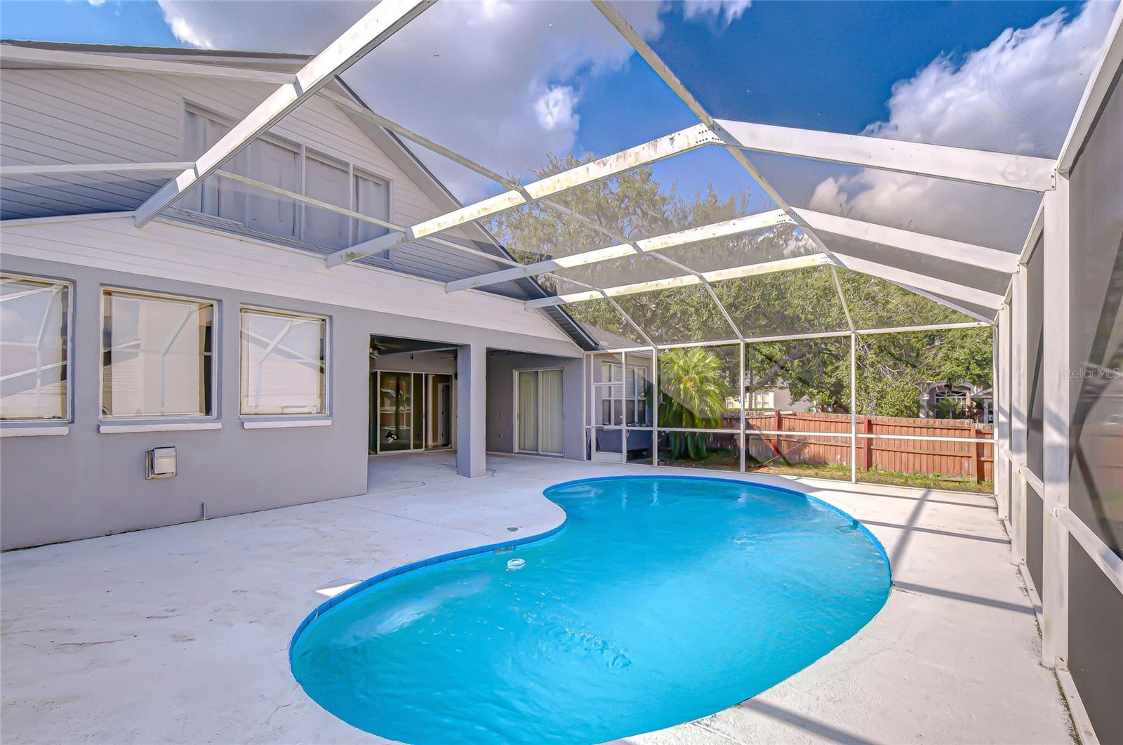 Relax, swim, and soak up the sun—this lanai has it all.