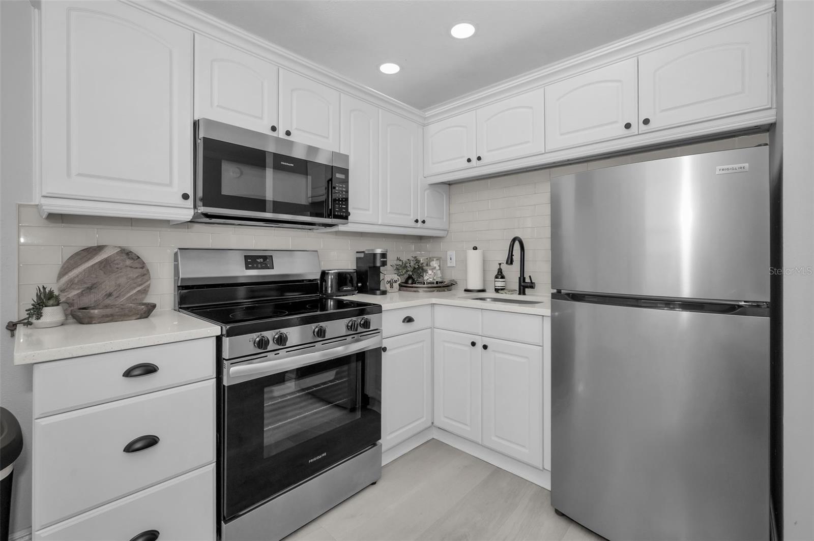 Kitchen2700 Gulf Blvd, Unit W6Belleair Beach, FL 33786