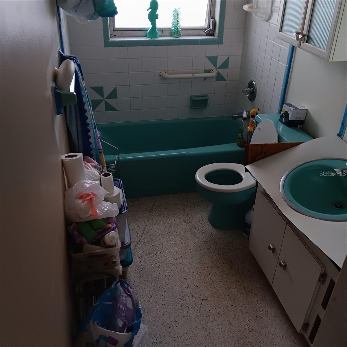 Duplex Unit #1- Bathroom (1)