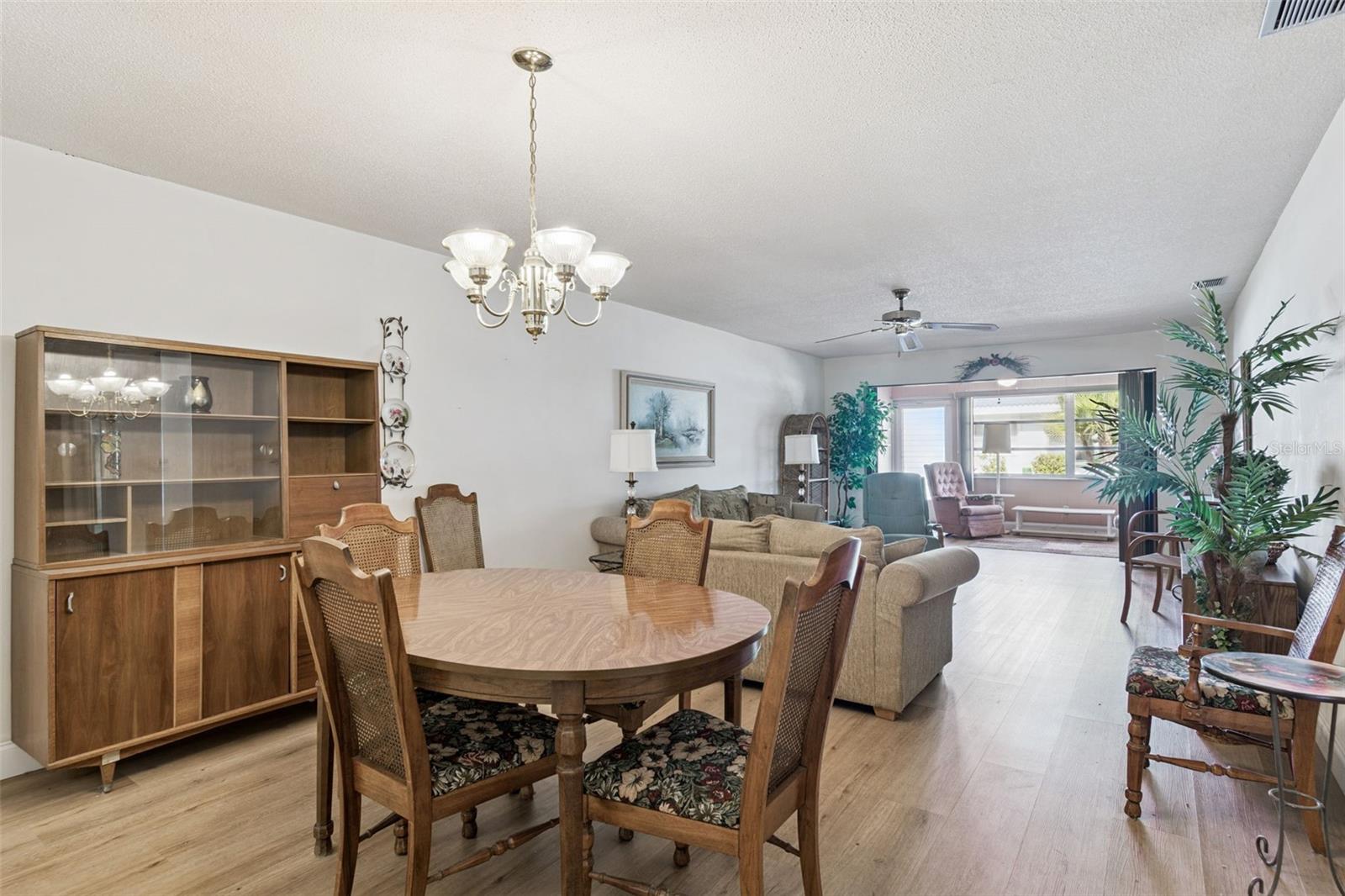 Dining Room/Living Room