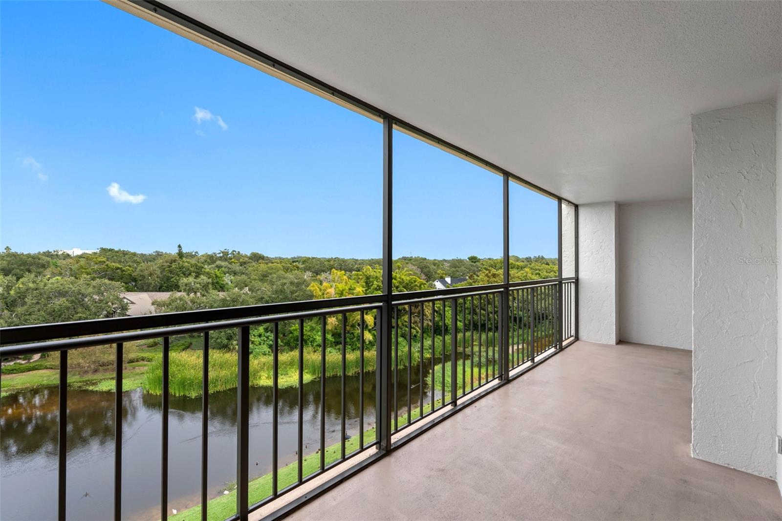 Your XL 26ft lakefront balcony