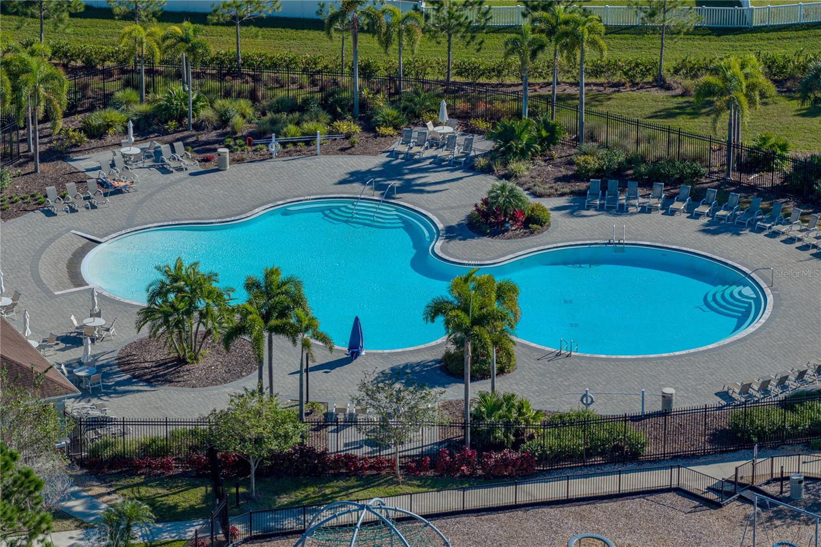 Huge community pool for relaxing