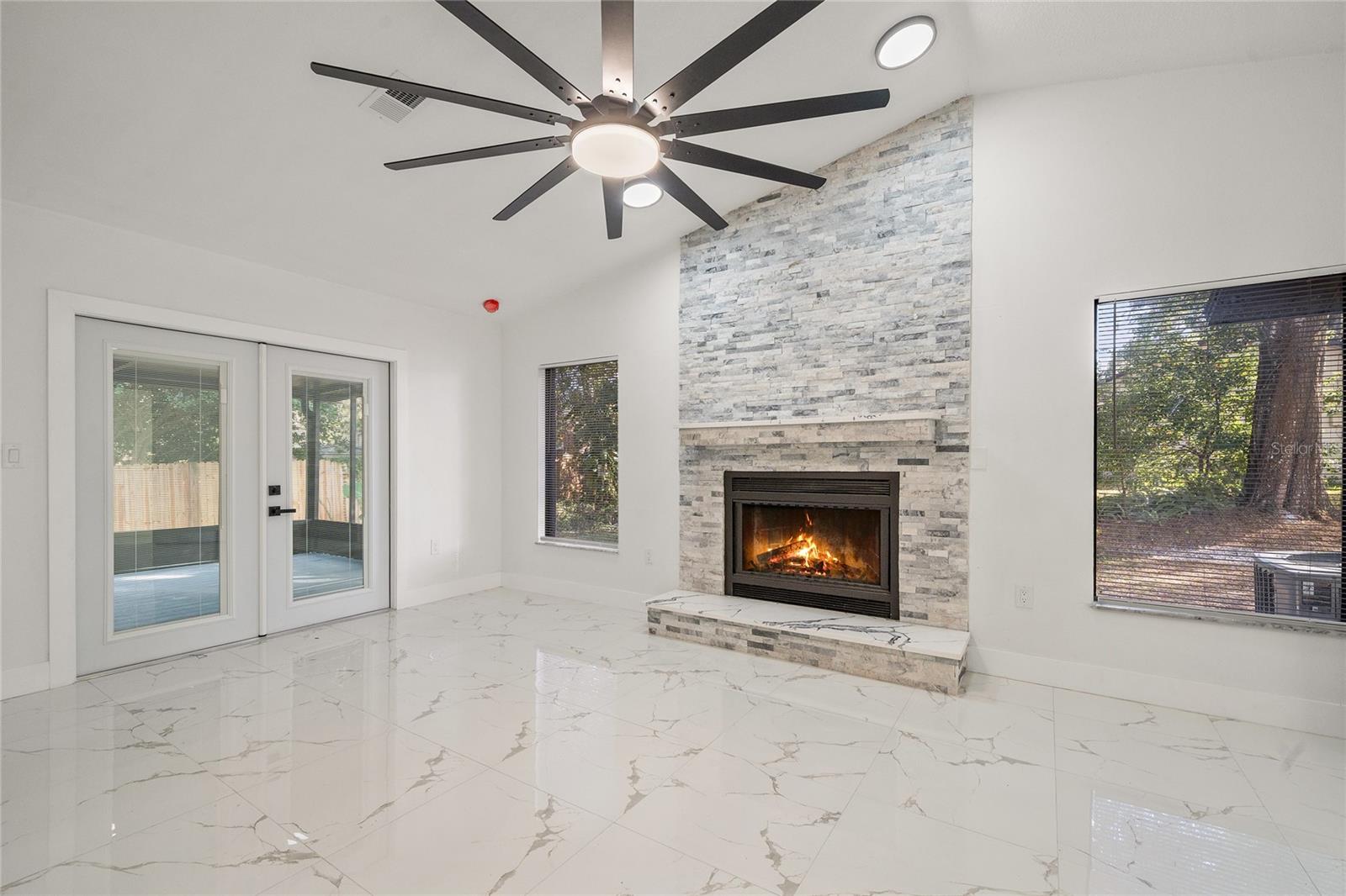 FAMILY ROOM AREA SHIMENI