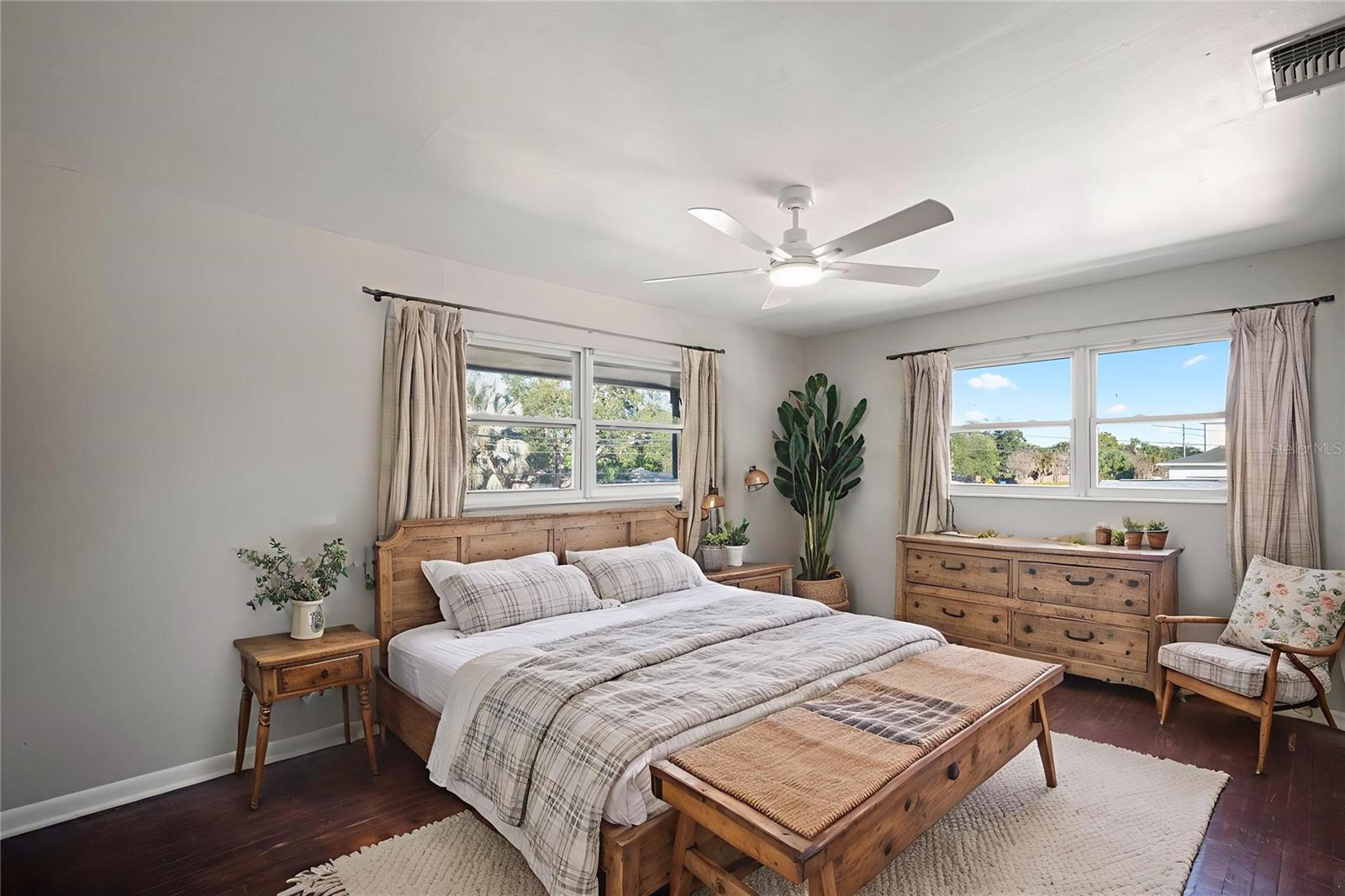 "Farmhouse Style" Virtual Staging.