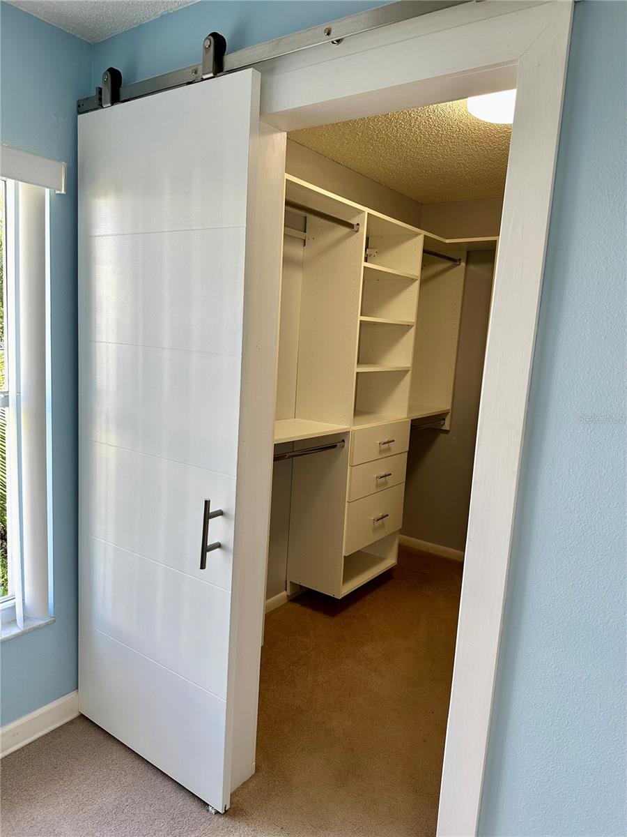 Walk-in closet