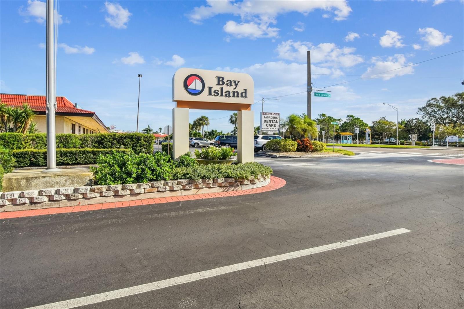 Exit onto Pasadena Ave S