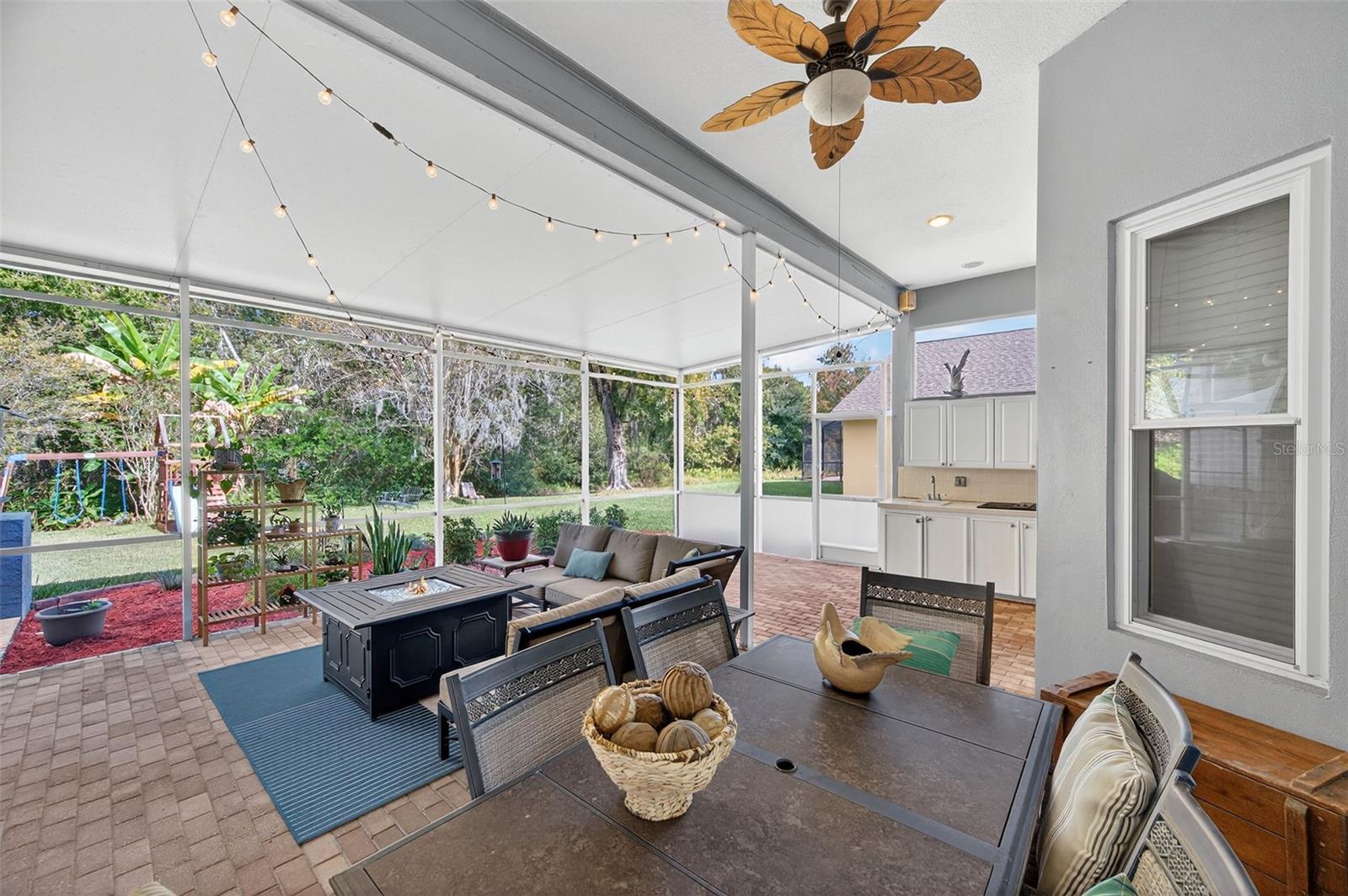 Covered & screened patio