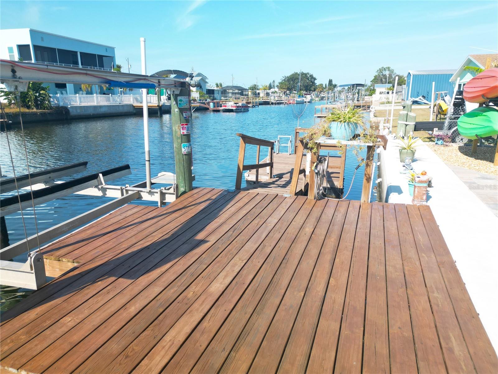 Nice boat lift deck