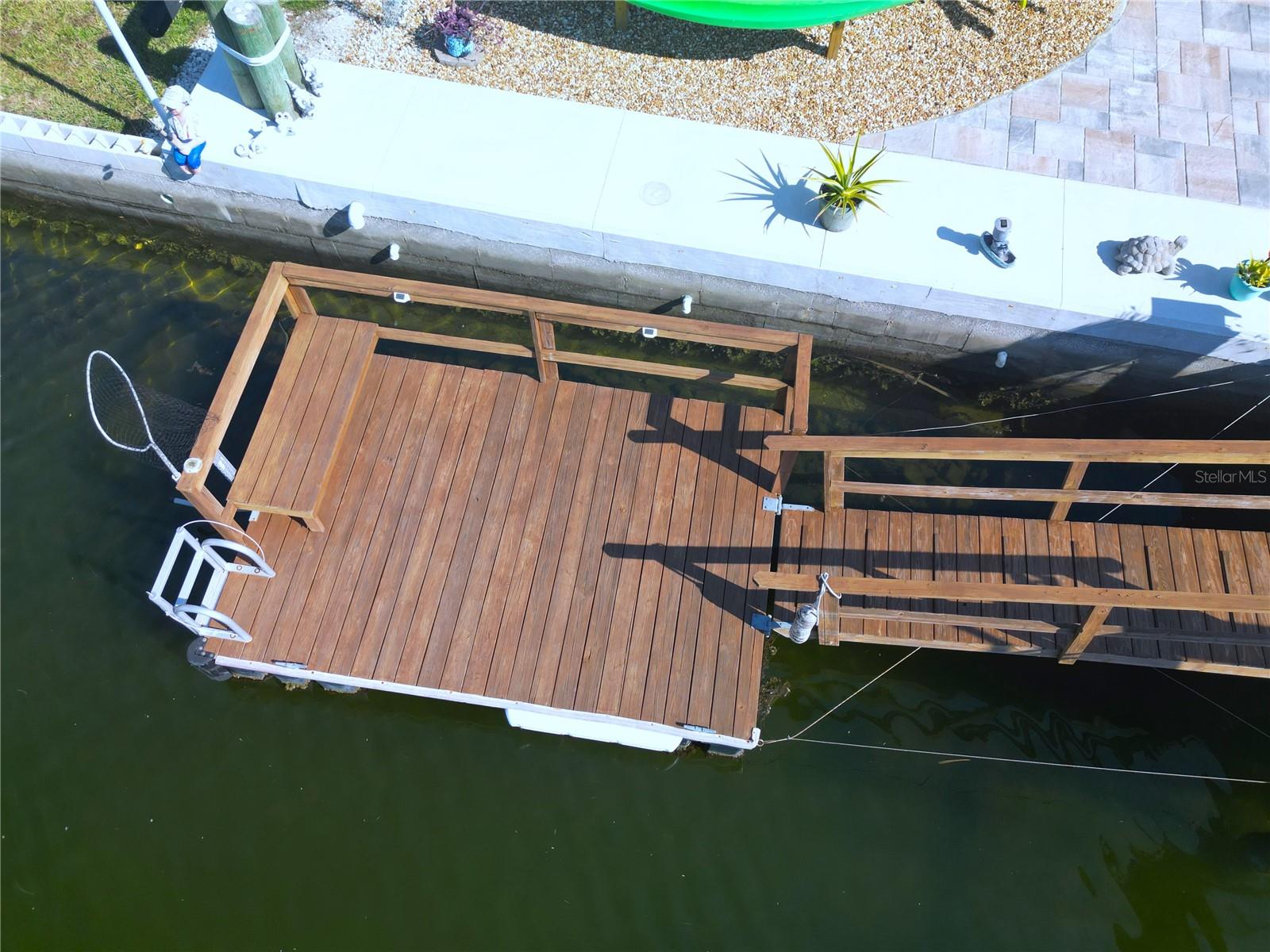 Floating dock