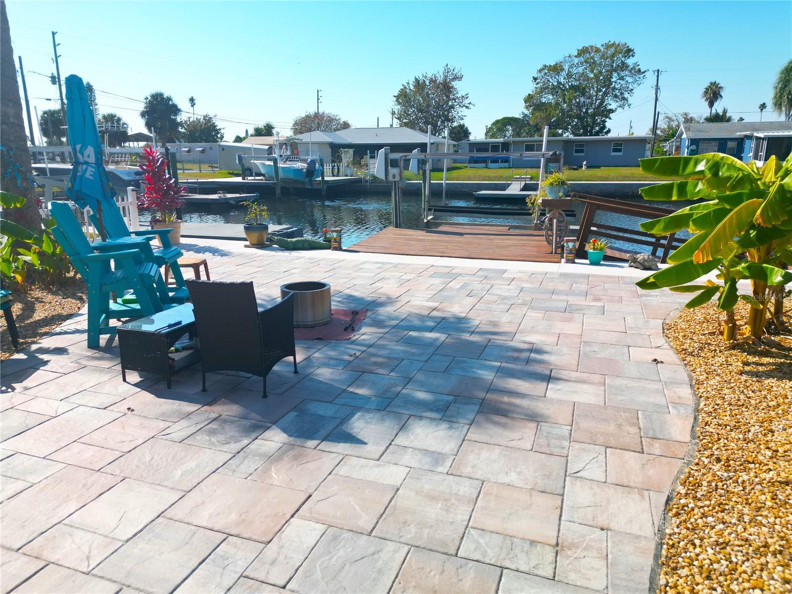 Waterfront Paradise!