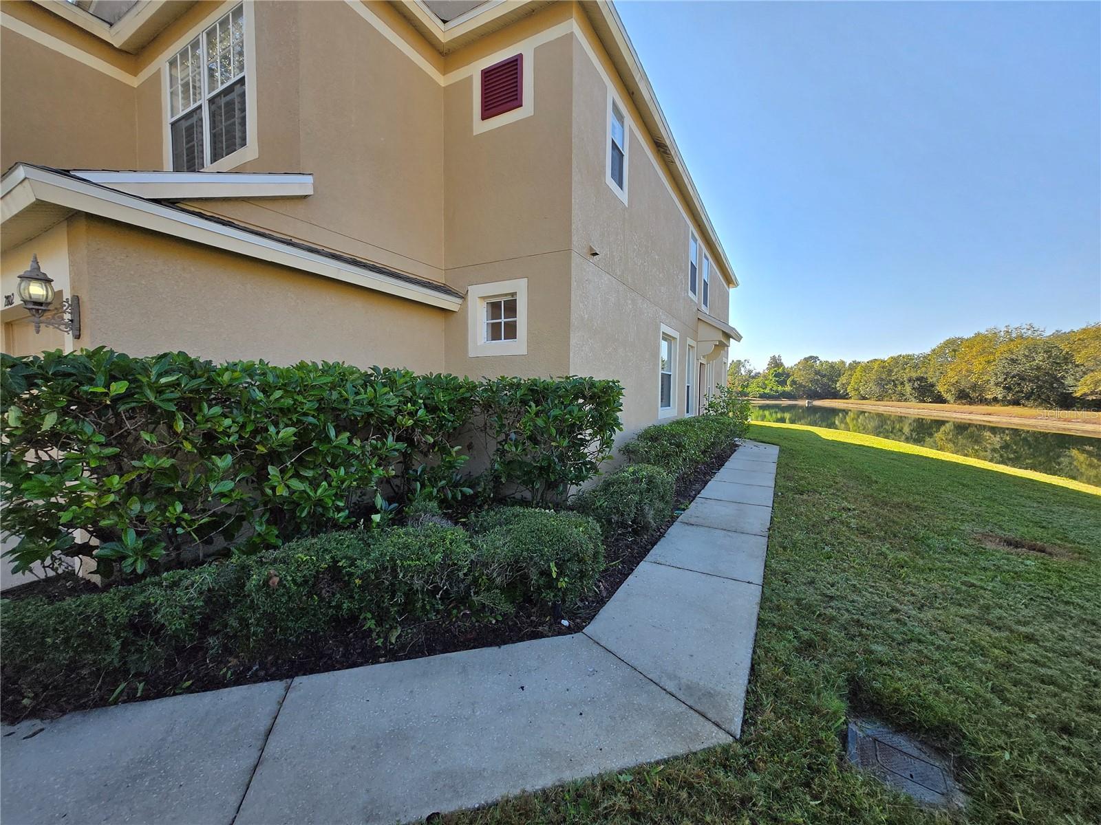 Privat side entrance.