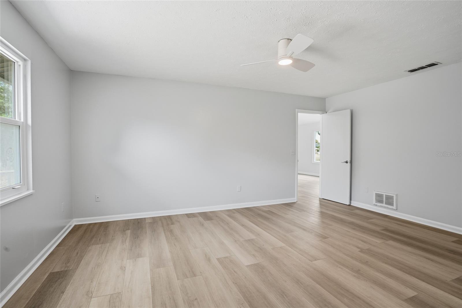 primary suite with en-suite bath