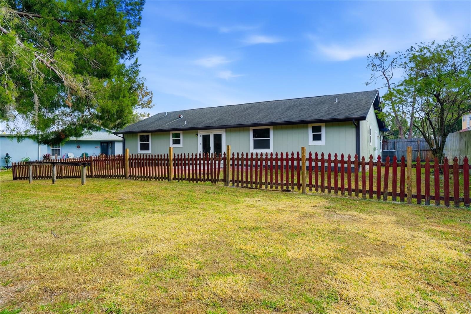 picturesque country setting close to everything