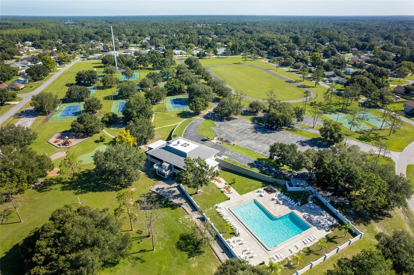 basketball,tennis, playground - so many amenities for so little cost