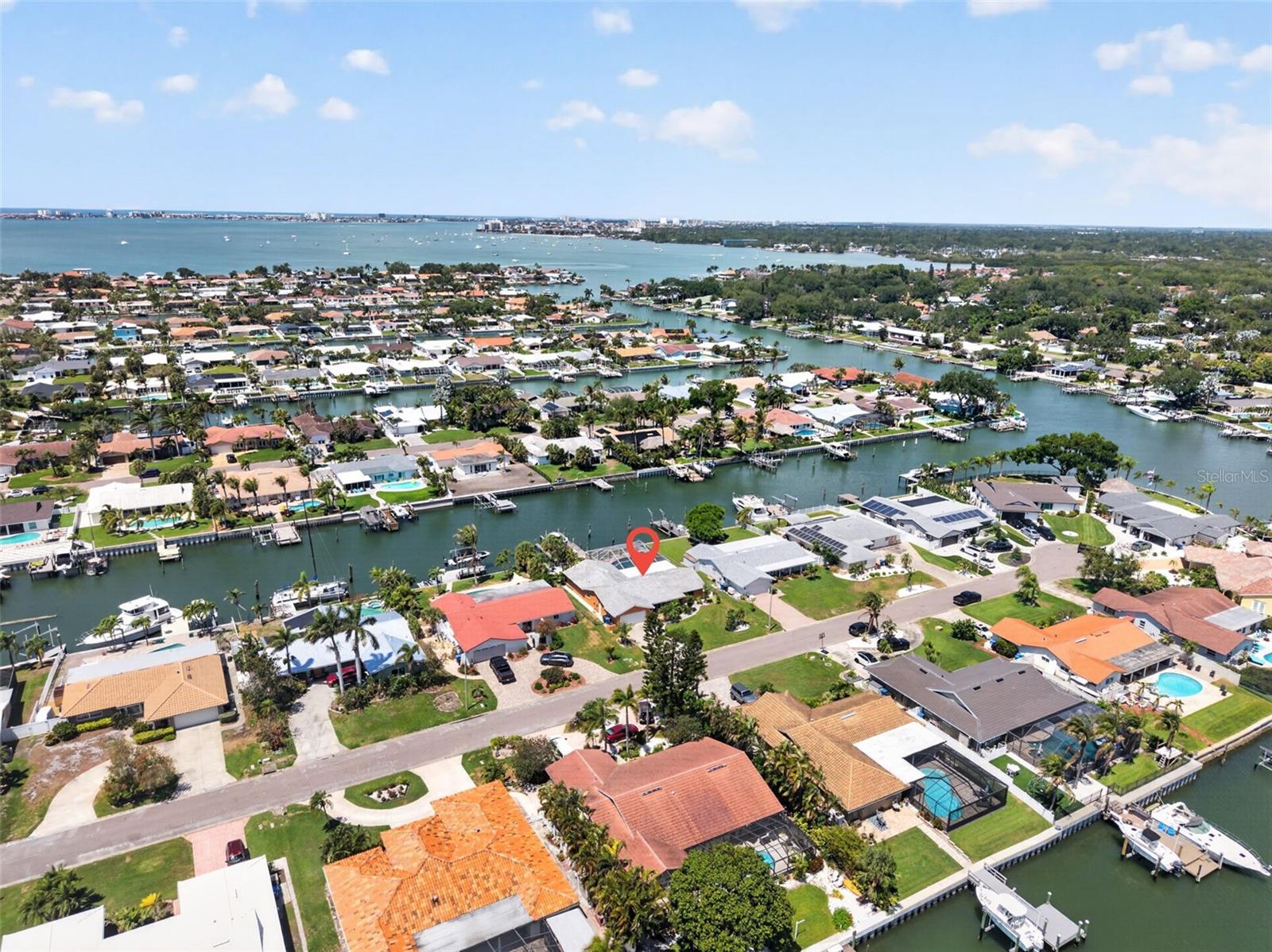 Easy access to the bay